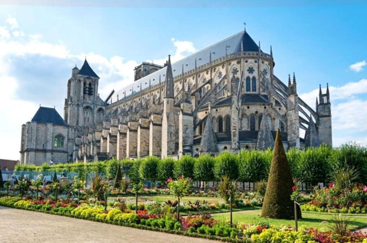 Ferienwohnung Calme Et Au Coeur Du Centre Historique Bourges Exterior foto